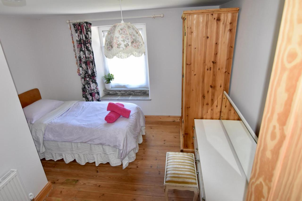 Spacious Cottage In The Village Of Wembury Exterior photo